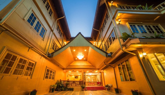 Nakaraj Princess Chiang Rai - Walking Street