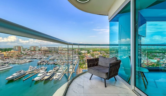 New 2 BR Condo Right in the Marina - Rooftop Pool