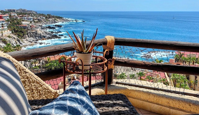 New Listing Endless Ocean Views From Every Room + Spacious Outdoor Living Room