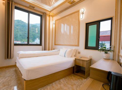 Nhà Nghỉ Quyền Ly