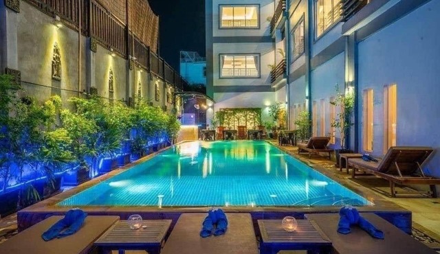 Nico's Hotel 2