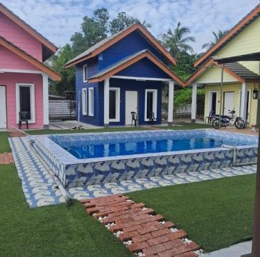 NS Rainbow Cottage Private Pool Pengkalan Balak Tanjong Bidara