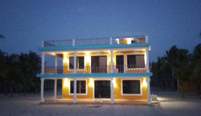 Ocean Front, Accessible, 3-bdrm Home! in Celestún