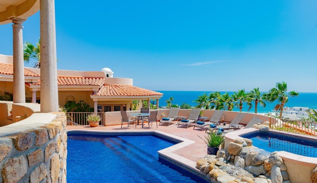 Ocean View Family Villa Near Marina w/Pool, Hot Tub, A/C & Cabo Views