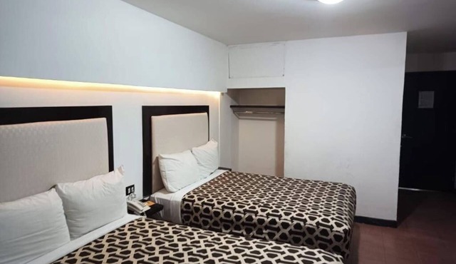 Oceanfront Bliss: Clean and Peaceful Room Perfect for Couples or Friends in Mazatlán