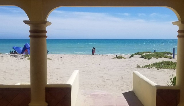 OCEANFRONT! Clean, spacious, comfortable. Dog Friendly. Right On The Beach in Playa Encanto