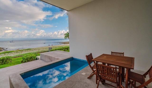 Oceanfront Townhouse with Private Pool at Zantamar