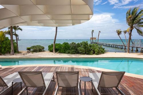 Oceanfront PH Studio with Stunning Bay Views