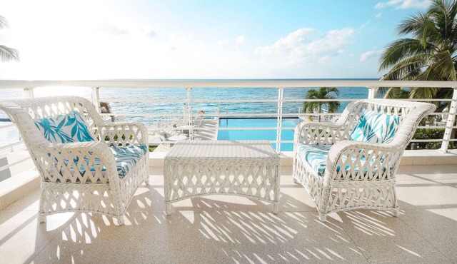 Oceanfront View in Chic Condo Nah Ha 201