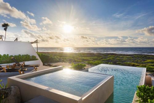 Oceanview 8BR Luxury Double Villa, Concierge &Pools-Tankah Bay in Tankah