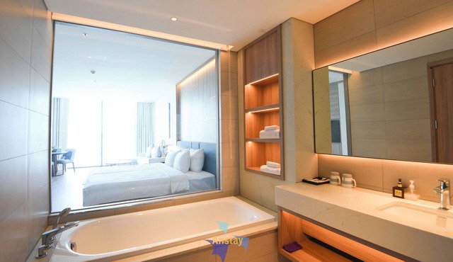 OceanView Hạ Long Large Balcony TwinBed