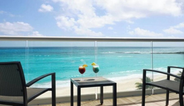Oceanview Studio - King Bed, Sleeps up to 4 - BEAUTIFUL Westin Cancun Resort!