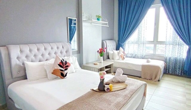 OCTAGON PREMIUM IPOH l TOWN CENTER l by Grab A Stay l 6-8PAX