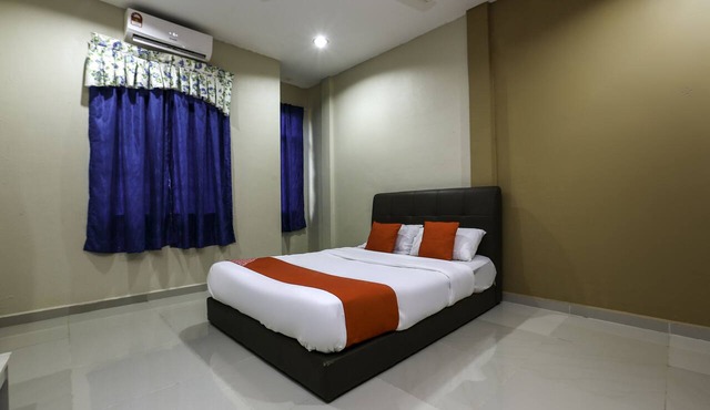 OYO 89933 Nun Hotel in Jeli