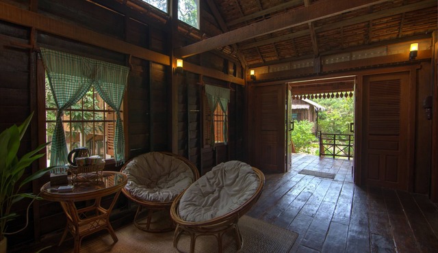 Palm Village Resort & Spa