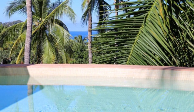"Palma del Rey" (King Palm) 2 Bed/2.5 Bath