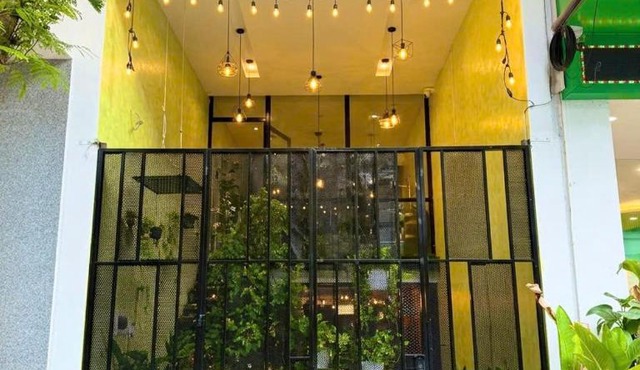 Part-time Work-à-holic Homestay & Cafe