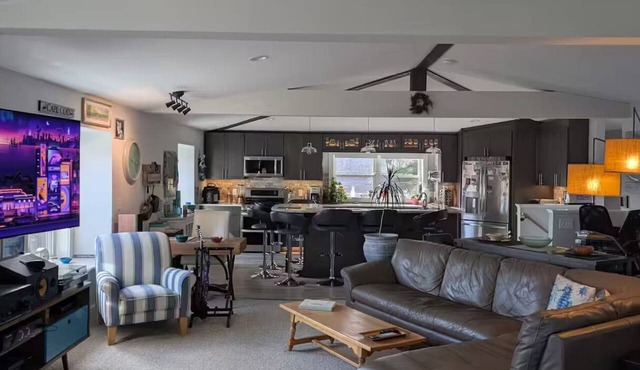 Penthouse overlooking downtown Amherst! in Amherst