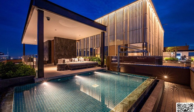 Penthouse with Private lift, VVIP Pool/Sauna/Gym @MARQ - District 1