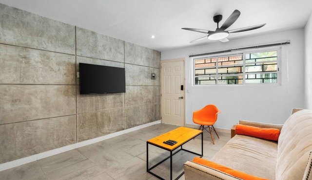 Perfect location with no stairs + beach and Wi-Fi