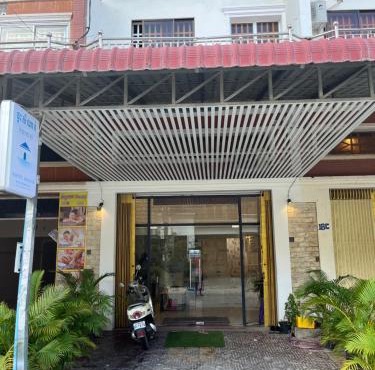Phnom Penh International Airport (Whitehouse Guesthouse)