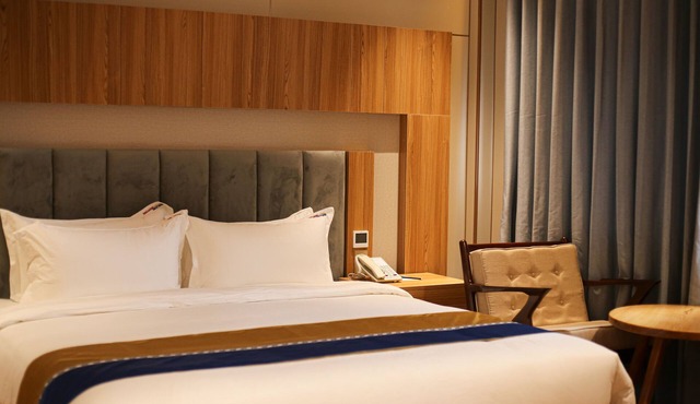 Phu Long Tam Ky Hotel & Restaurant