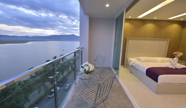 Phuglong Hotel in Phayao