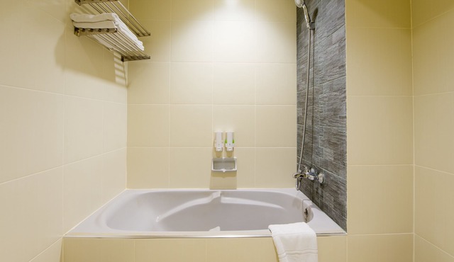 Pinehurst Golf Club & Hotel in Khlong Luang