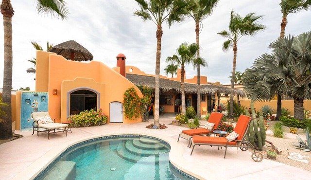 Pool house in the heart of Downtown Los Barriles