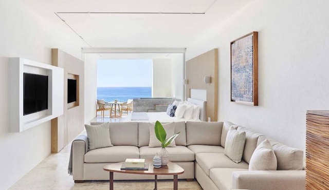 Premier Stay in Los Cabos! Pet-friendly Suite with Plunge Pool, Free Parking!