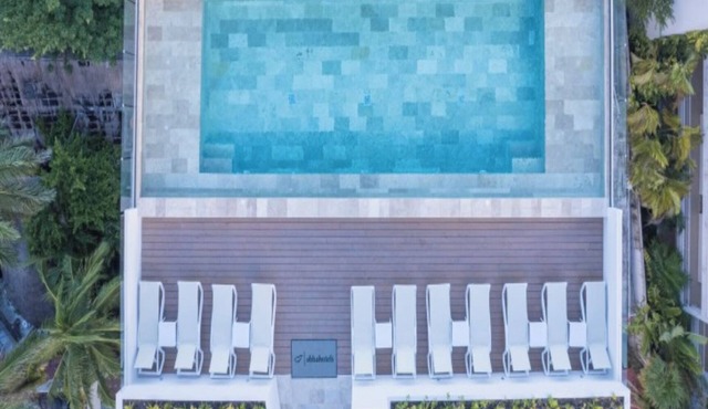 Prime Location: Rooftop Pool w/Sea Views | 3 Pet-friendly Units w/Kitchen