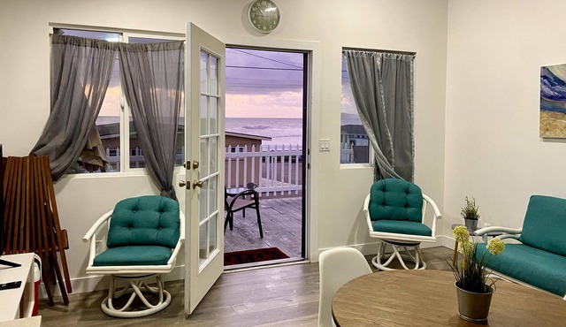 Private Beach Entrance- Beach Corner House