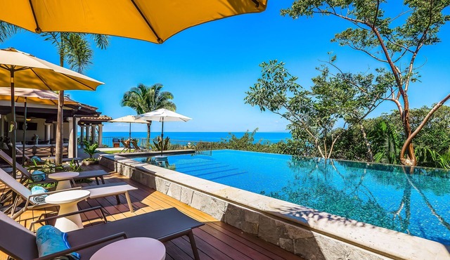 Private Gated Security Amazing Views Access to White Beaches 5BR Rate below