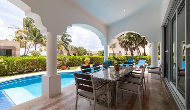 Private Pool, OCEAN VIEW VILLA, steps from the beach. BBQ- Playacar Phase 1
