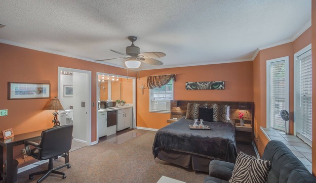 Private Studio Entry in Ponte Vedra Beach