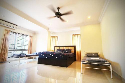 Puchong Semi D Homestay spacious 4 rooms