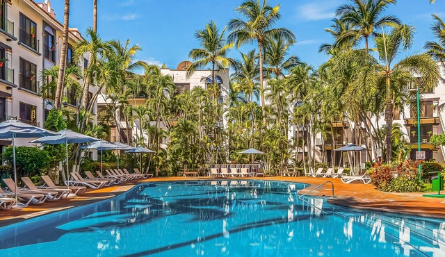 Puerto de Luna #622 | 1BR/2BA Puerto Vallarta | Pool, beach & dining