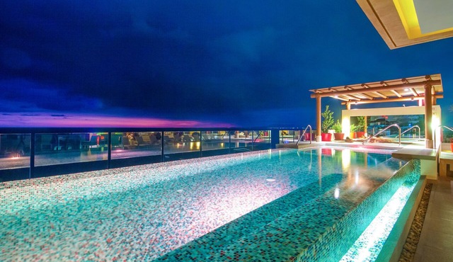 Puerto Vallarta Luxury Condo V177 just one block from Muertos beach.