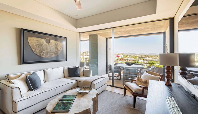 Punto Nima: PH Luxe with Large Terrace
