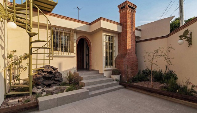 Quiet and Cozy Home with Great Location