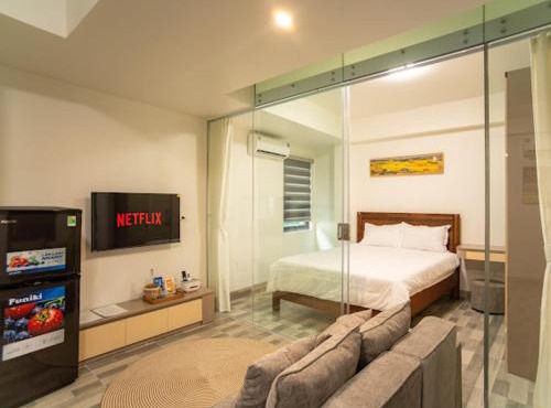 Quiet Westlake Studio w Balcony, Long Stay Ready