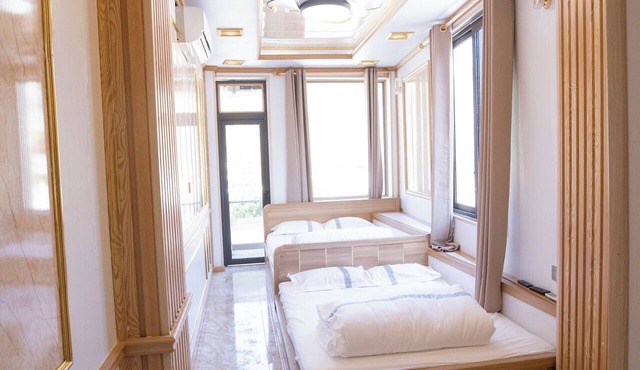 Quyenly Motel