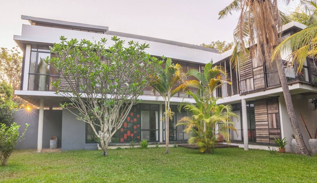 Redbox House - Smart Design 5 Bedrooms Villa