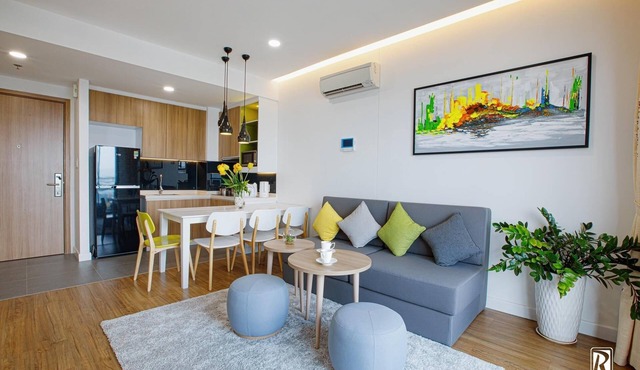 Republic Apartment near Airport with Pool