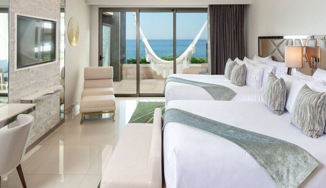 Resort Junior Suite 2 queen beds ocean view beach AC in perfect Cabo San Lucas
