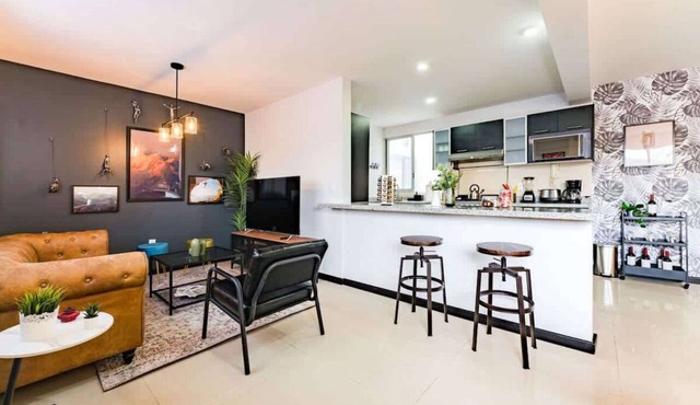 Roma Norte Condo with City Views & Workspace