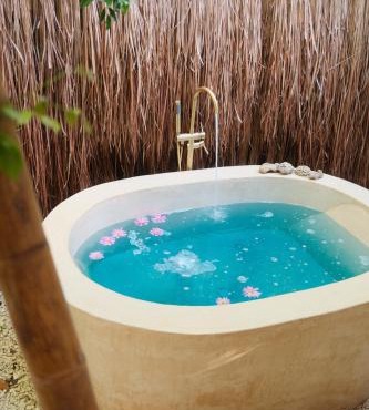 Romantic Star Bath Suite, Cave Pool & Yoga Center