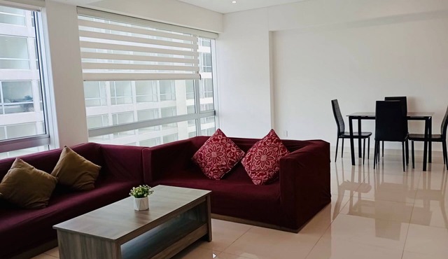 Romulo Ofarril 2parking/3be/2ba
