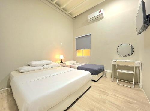 Room at Jln Burma near Gleneagles Island Northern Heart Loh Guan Lye Hospital