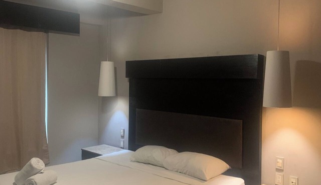 Room with King bed in BLVD HOTEL, fifth avenue